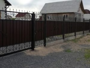 Кованный забор в Витебске